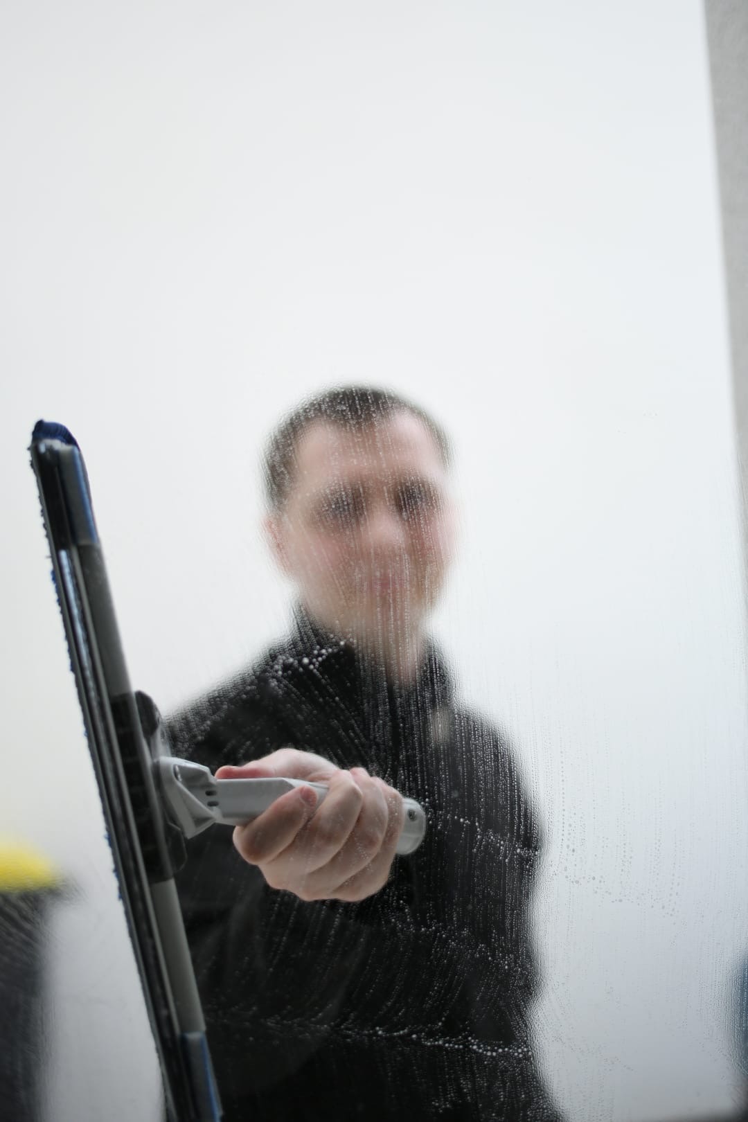 Nettoyage fenêtres bureaux entreprise